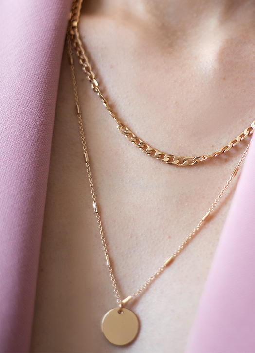 Edler Gravurschmuck – personalisierbare Anhänger, Armbänder & Ketten aus 925 Sterling Silber oder Gold mit individueller Gravur. Perfekt als Geschenk.